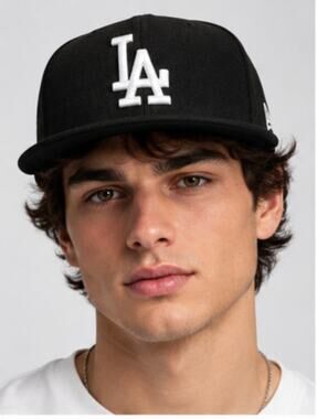 New Era LA Dodgers 59FIFTY Fitted Hat Black White MLB Size 8